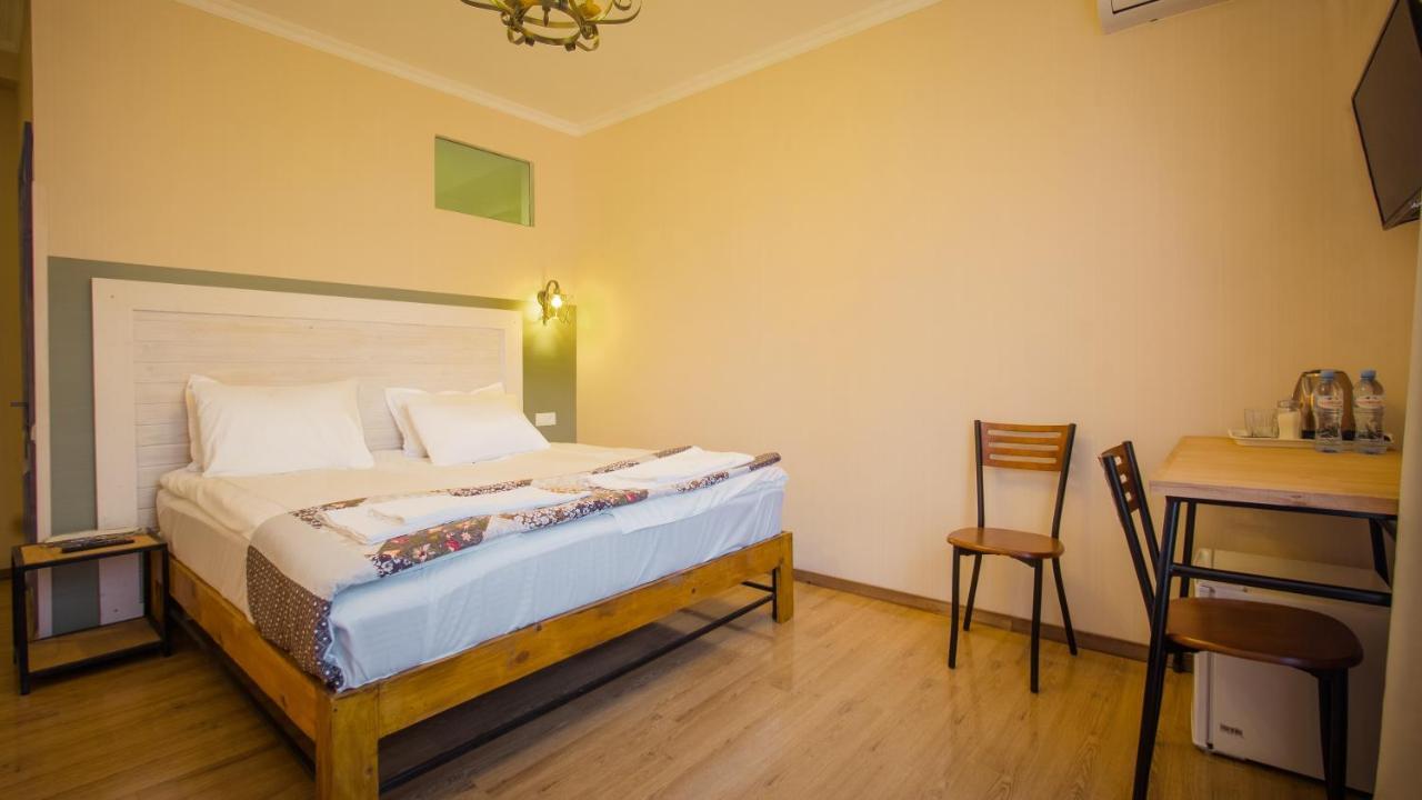 Wine Symphony Boutique Hotel ティビリシ エクステリア 写真